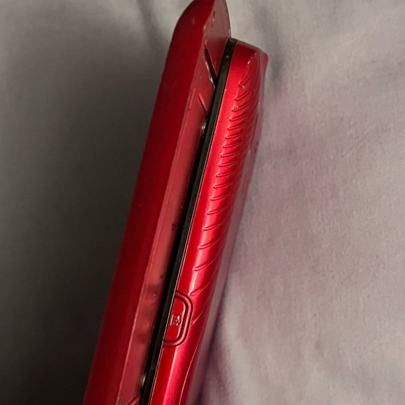 LG Red and Black Slide-Out Phone - Picture 4 of 9